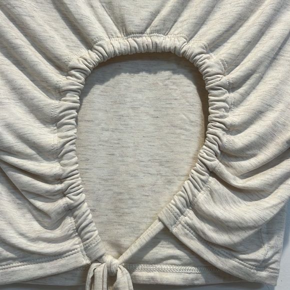 Aerie Offline Cream Crop Top with tie size small. In excellent condition! - Picture 4 of 7